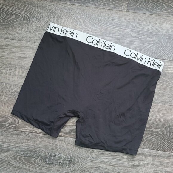 Calvin Klein "Chromatic Micro" Boxer Brief - Picture 3 of 3